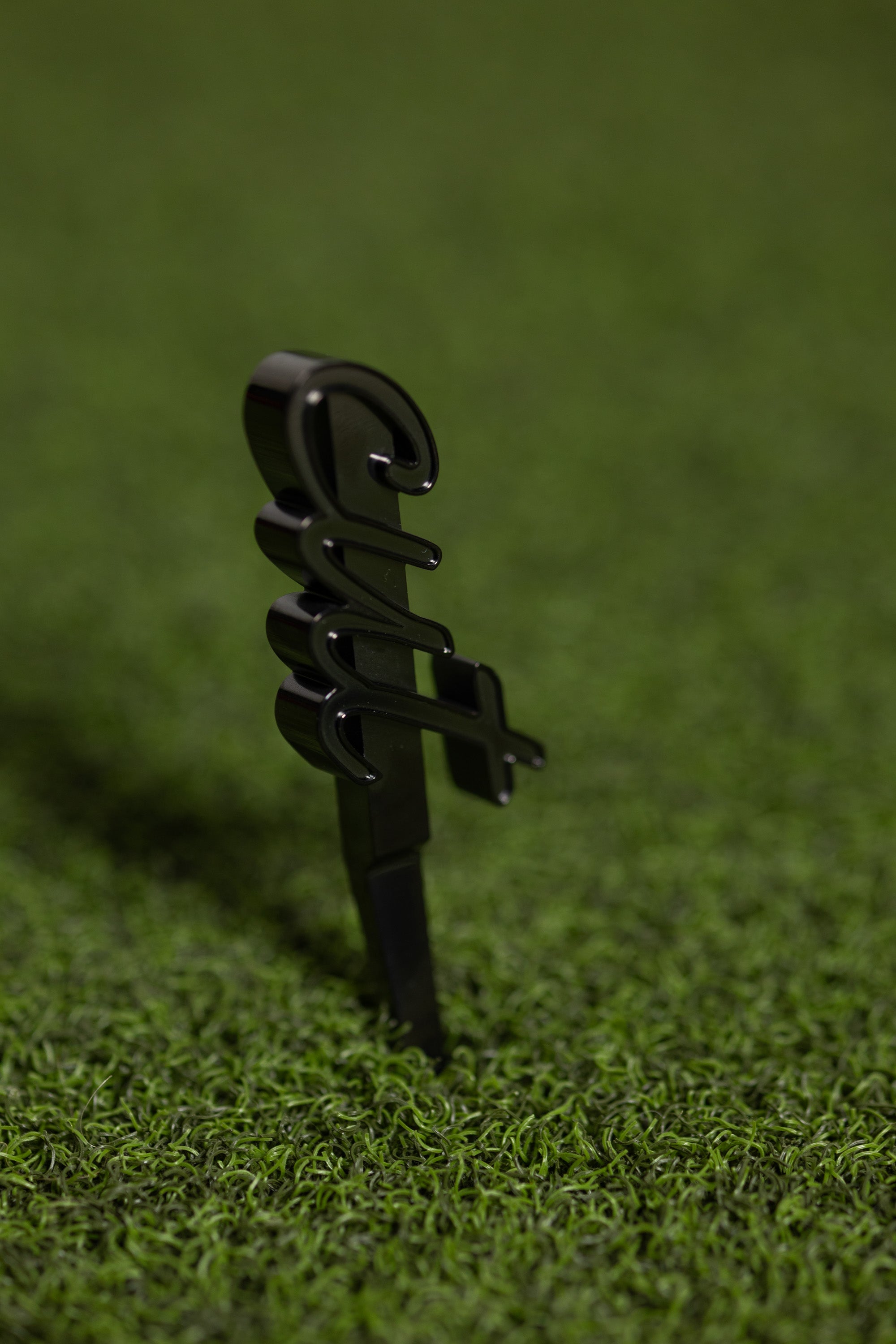 CUT Script Black Divot Tool
